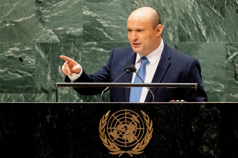 Primeiro-ministro de Israel, Naftali Bennett, durante discurso na Assembleia-Geral da ONU em Nova York
27/09/2021 John Minchillo/Pool via REUTERS