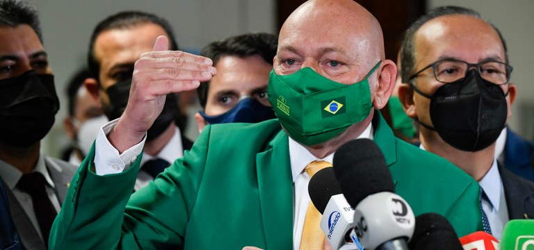 Luciano Hang em entrevista antes de depoimento à CPI da Covid no Senado