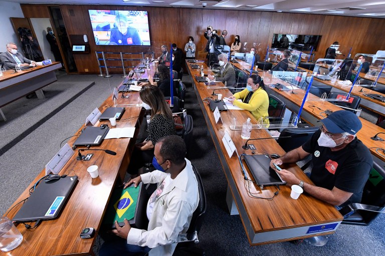 Familiares de vítimas da Covid-19 prestam depoimento à CPI