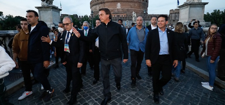 Bolsonaro passeia em Roma