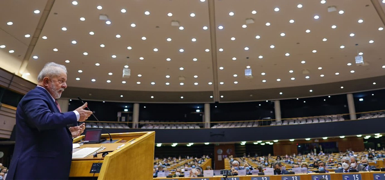 Lula discursa no Parlamento Europeu em 15/11/21