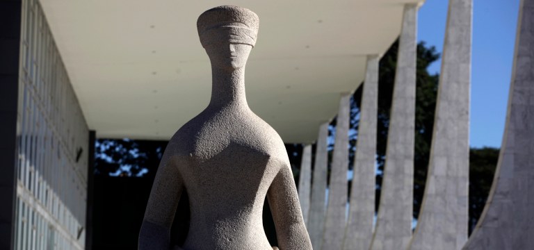 Estátua da Justiça em frente à sede do Supremo Tribunal Federal, em Brasília 07/04/2010