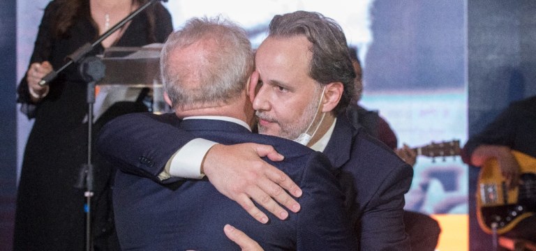 Lula e Marco Aurélio de Carvalho no jantar pela democracia do Prerrogativas, em São Paulo, no último domingo