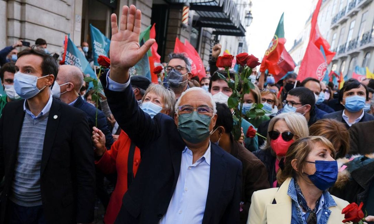 Primeiro-ministro de Portugal, António Costa, comemora vitória do PS nas urnas