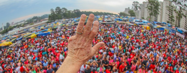 PT escala comitiva de advogados para auxiliar militância em ato pró-Lula
