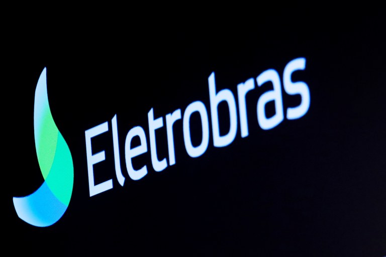 Logo da Eletrobras em painel na bolsa de Nova York
9/04/2019
REUTERS/Brendan McDermid