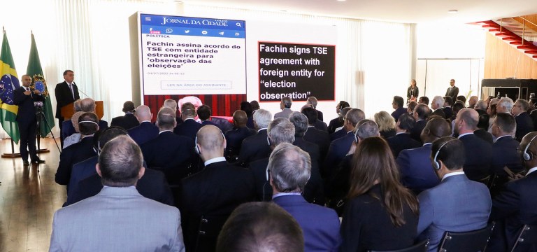 Bolsonaro em encontro com embaixadores