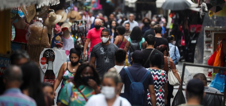 Rua de comércio popular no Rio de Janeiro 23/12/2020