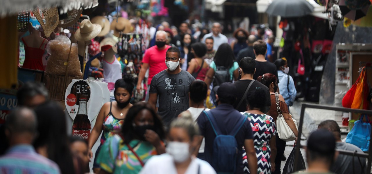 Rua de comércio popular no Rio de Janeiro 23/12/2020