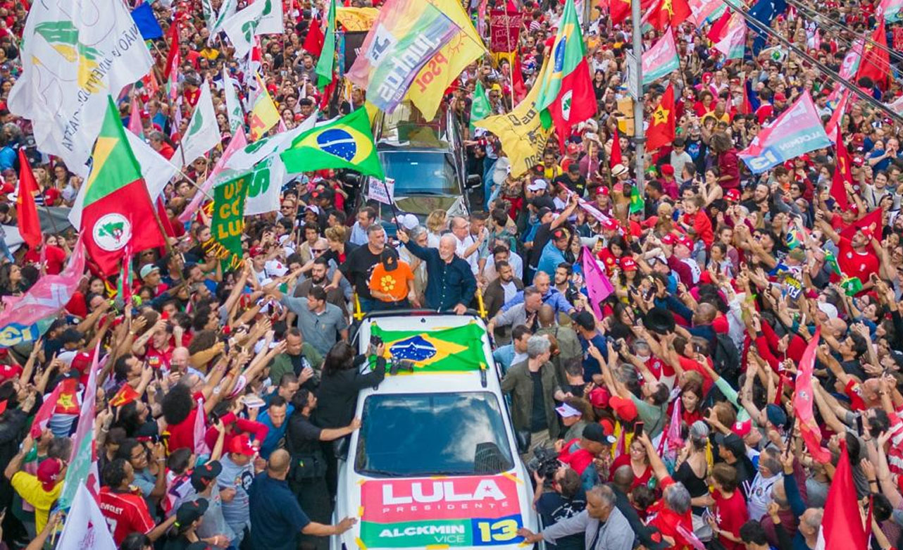 Lula faz ato de campanha em Porto Alegre