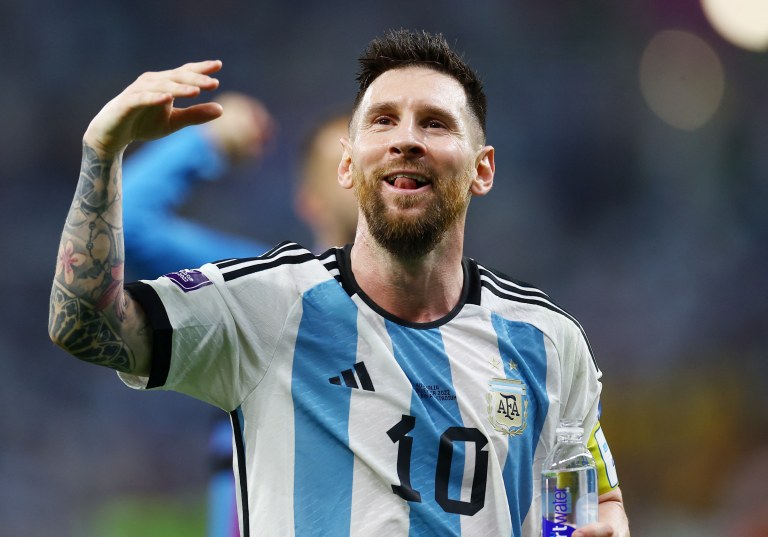 Lionel Messi comemora classificação da Argentina às quartas de final da Copa do Mundo do Catar após vitória sobre a Austrália