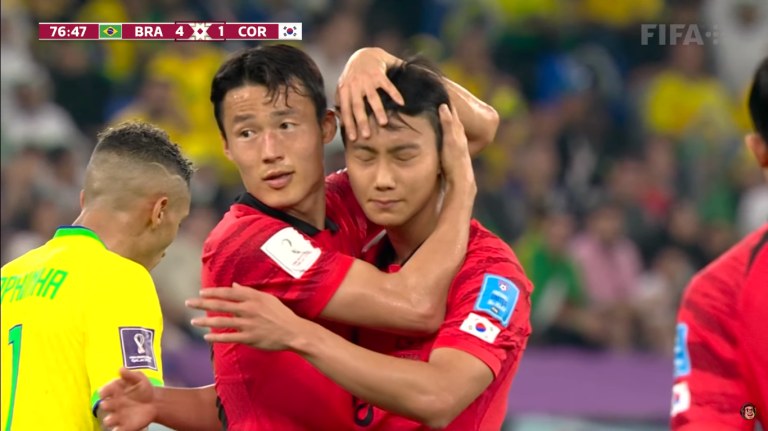 Seung-Ho Paik comemora gol contra o Brasil