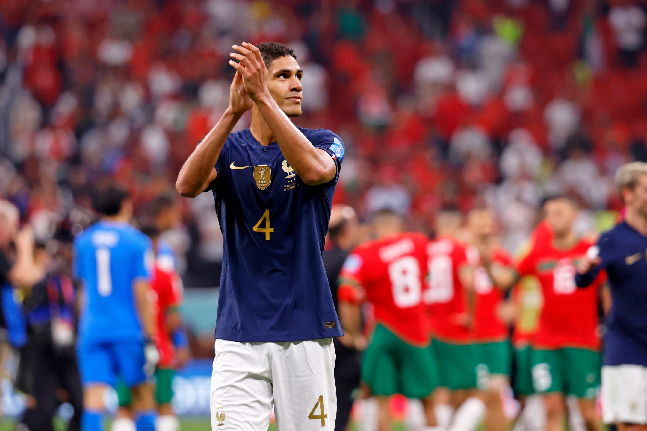 Raphael Varane em jogo da França contra Marrocos