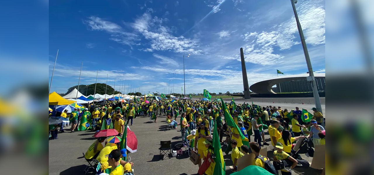 Atos de bolsonaristas perto do Quartel-General do Exército, no Distrito Federal