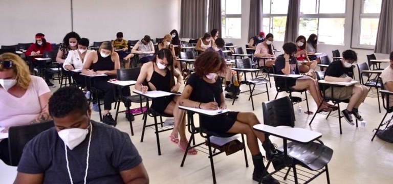 Processo seletivo da FURG específico para estudantes transgêneros