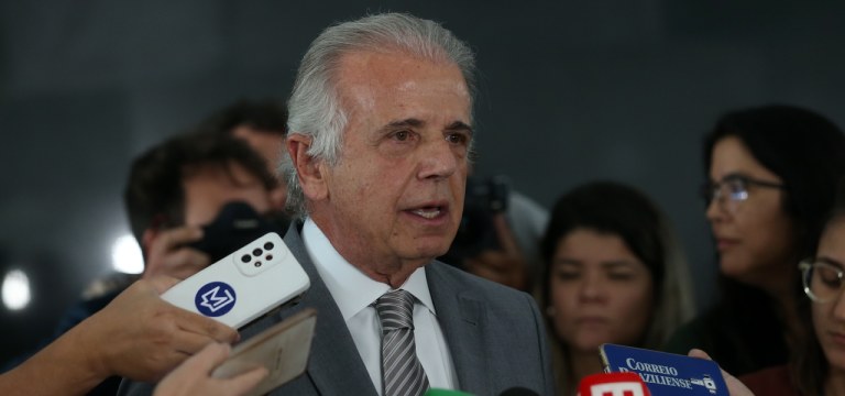 Entrevista coletiva do ministro da Defesa, José Mucio Monteiro.
