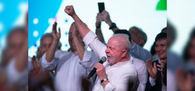 O presidente Luiz Inácio Lula da Silva, discursa durante o lançamento do novo programa Minha Casa, Minha Vida, em Santo Amaro (BA). 14/02/2023