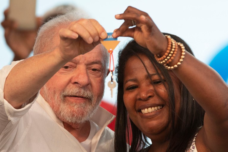 O presidente Luiz Inacio Lula da Silva participa do lançamento do novo programa Minha Casa Minha Vida e entrega de empreendimentos do programa em Santo Amaro (BA) - 14/02/2023