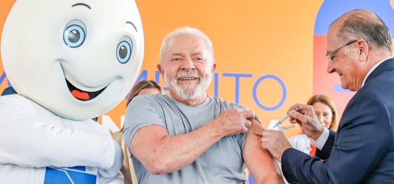Geraldo Alckmin (PSB) vacinou Lula (PT) contra a Covid-19