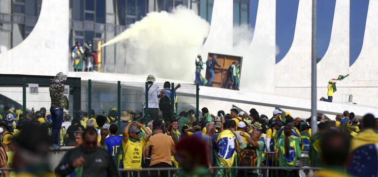 Atos terroristas de bolsonaristas contra as sedes dos Três Poderes, em Brasília - 08.01.2023