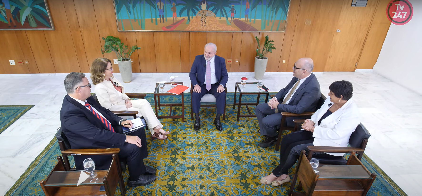 Presidente Lula concede entrevista à TV 247 - 21.03.2023