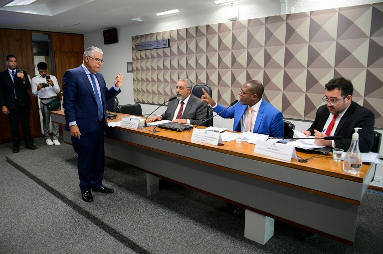 Senador bolsonarista Eduardo Girão e ministro de Direitos Humanos, Silvio Almeida
