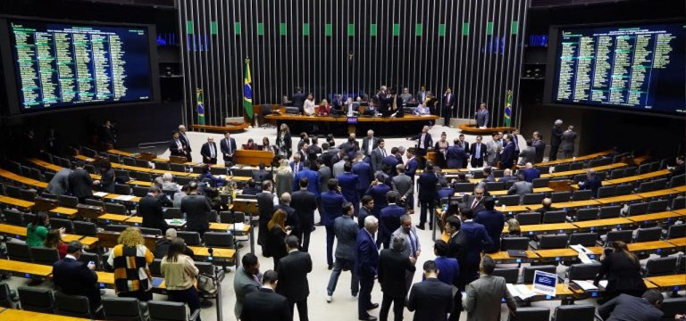 Plenário da Câmara discute o novo arcabouço fiscal
