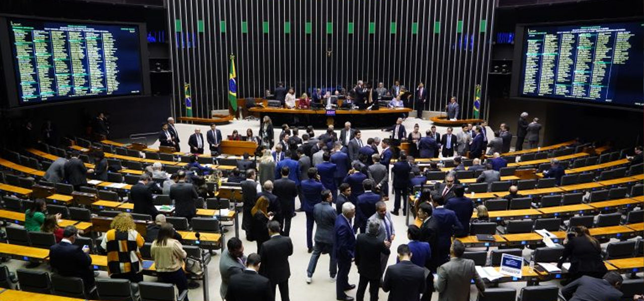 Plenário da Câmara discute o novo arcabouço fiscal