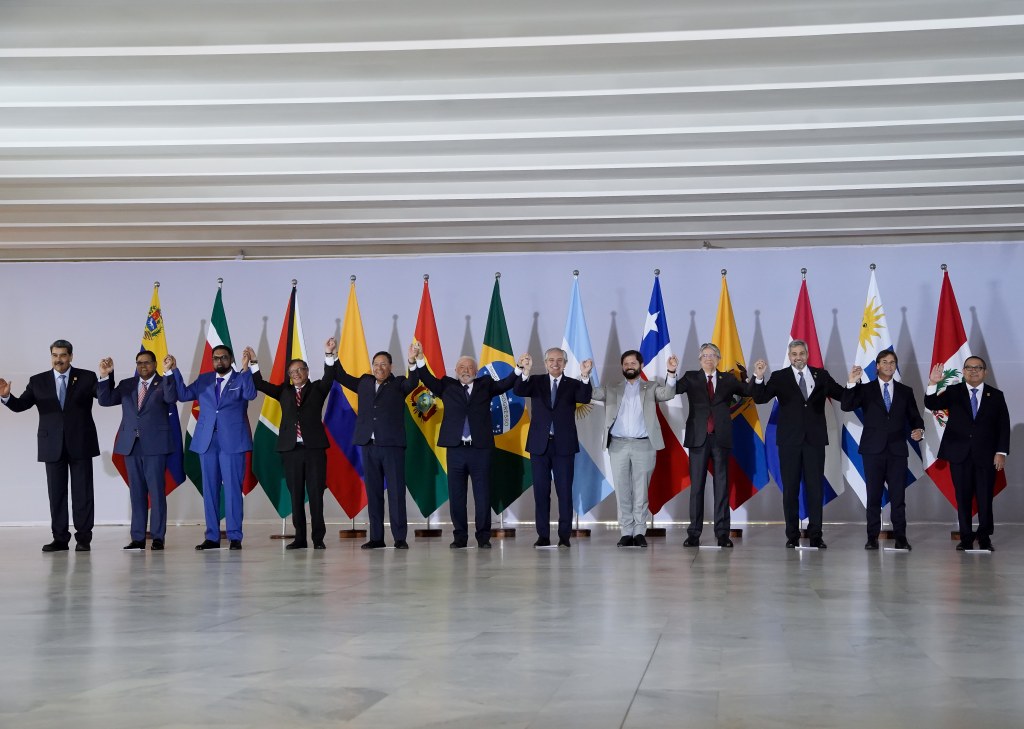 Lula dissemina cultura de paz no continente com visita de Maduro e recriação da Unasul