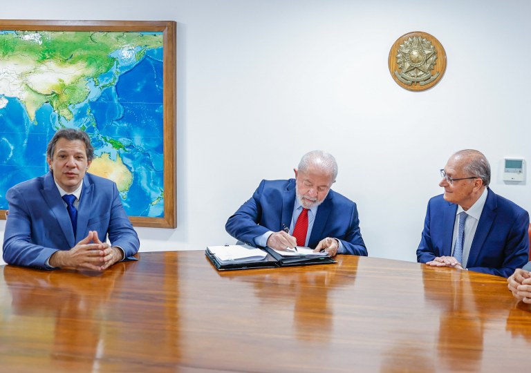 Ministro Fernando Haddad, presidente Lula e vice-presidente Geraldo Alckmin - 05.06.2023