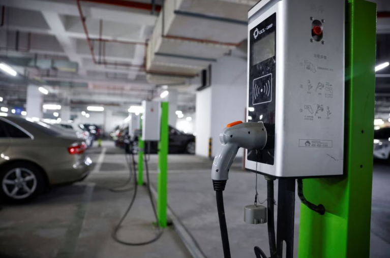 Ponto de abastecimento de carro elétrico
