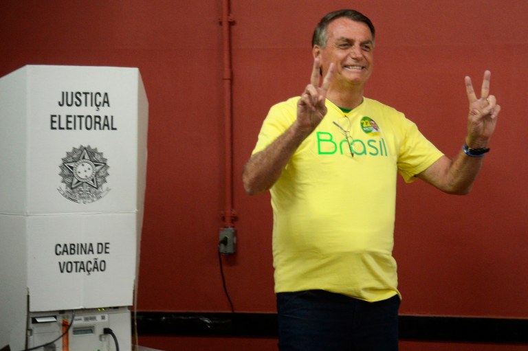 Jair Bolsonaro vota nas eleições de 2022