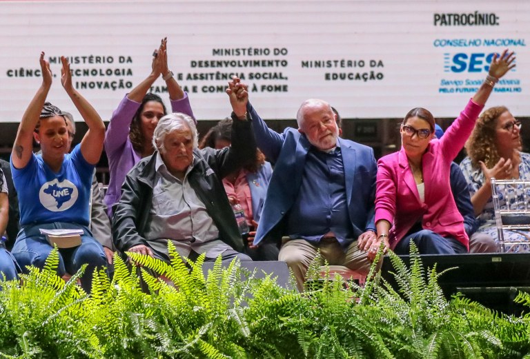 O presidente Luiz Inácio Lula da Silva participa do 59º Congresso da União Nacional dos Estudantes (UNE). O encontro teve a presença do ex-presidente do Uruguai Pepe Mujica
