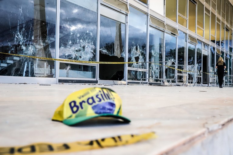 Atos golpistas de 8 de Janeiro de 2023