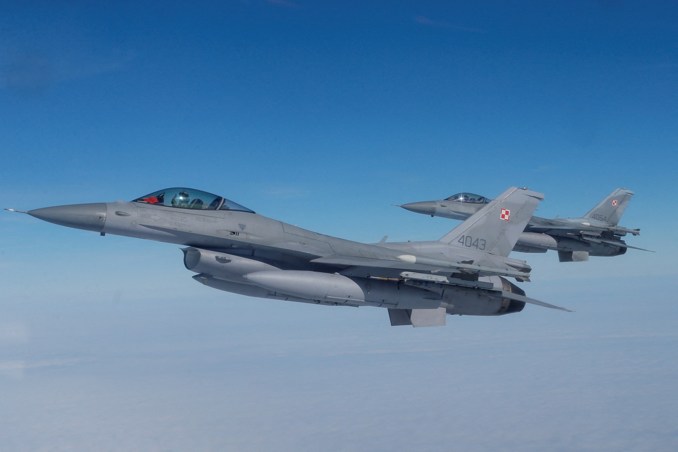 Caças F16