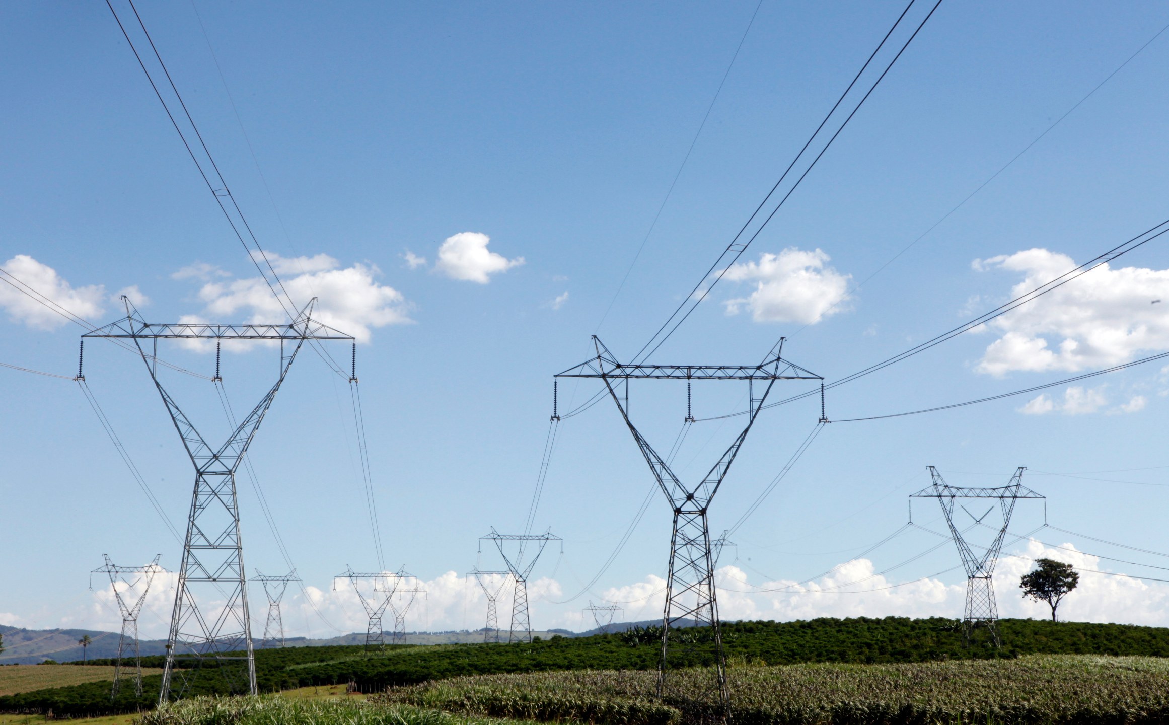 Linhas de transmissão de energia