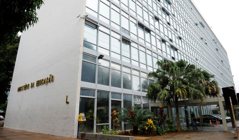 Fachada do Ministério da Educação (MEC), na Esplanada dos Ministérios, Brasília, DF. Foto: Marcos Oliveira/Agência Senado