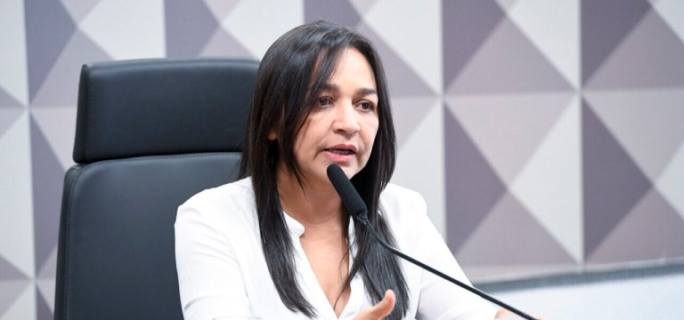 Eliziane Gama
