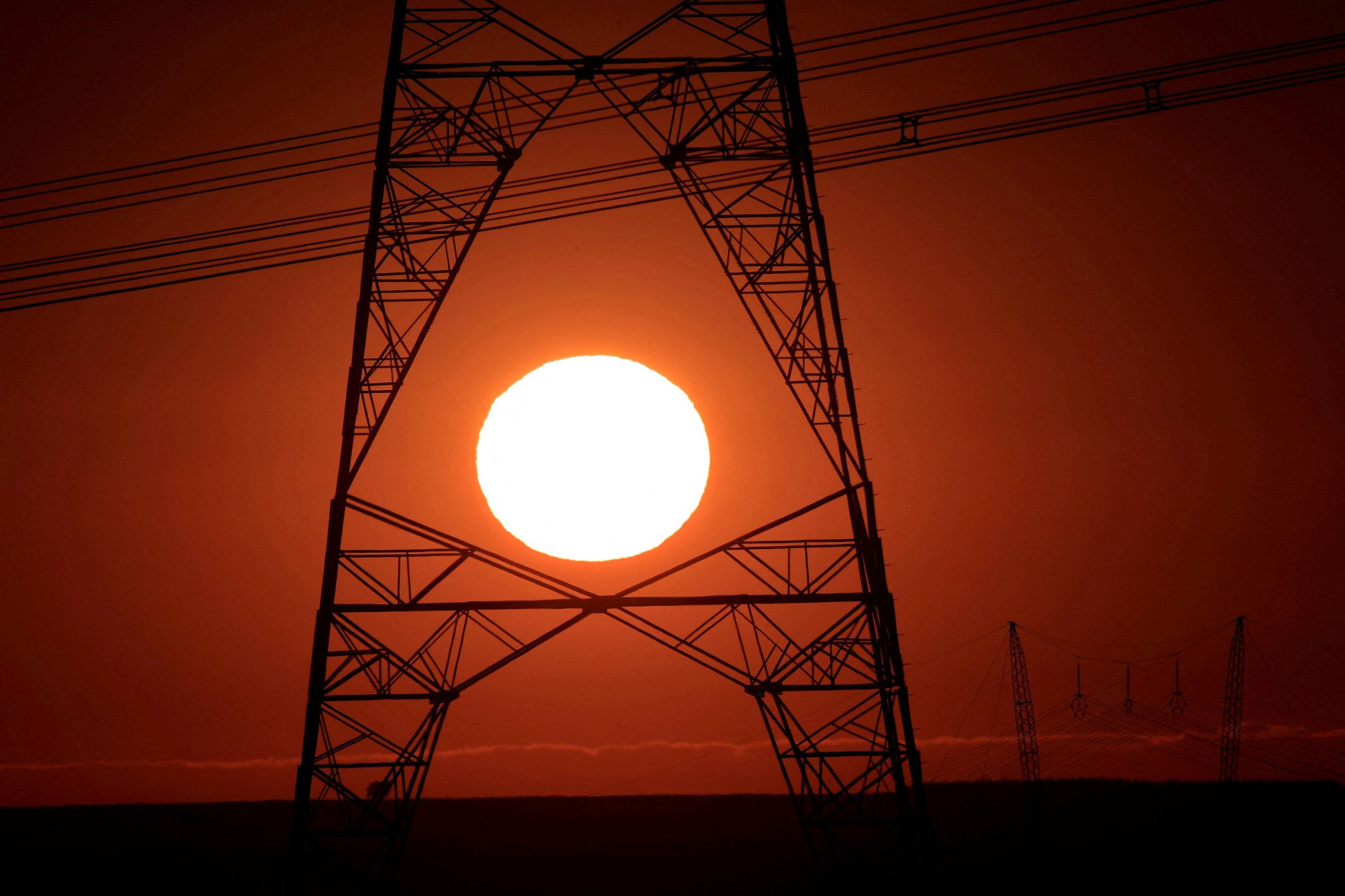 Torre de transmissão de energia elétrica perto de Brasília