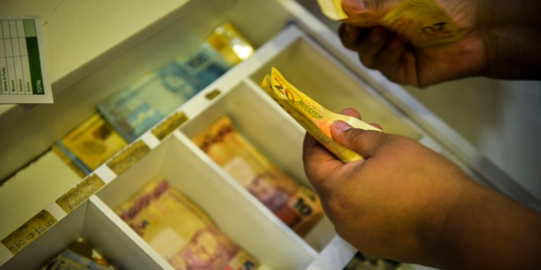 Com os dados divulgados hoje, o IBC-Br acumula alta de 2,77% no ano e de 2,50% em 12 meses.