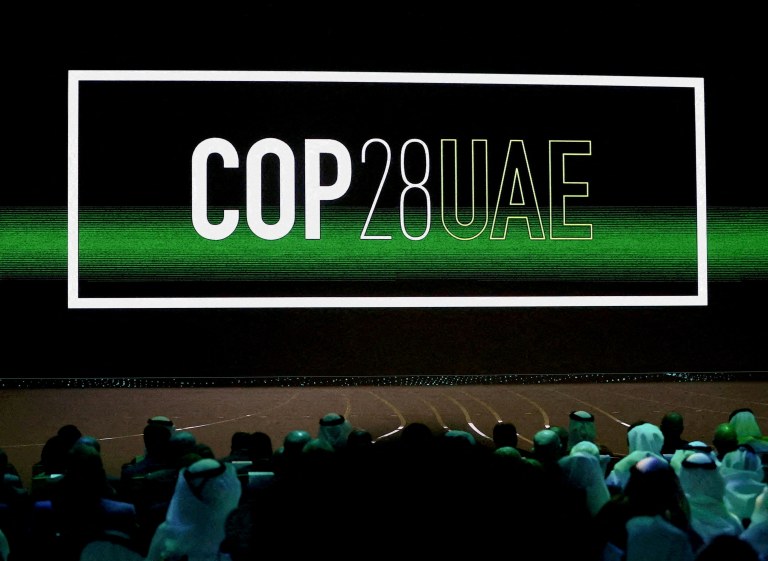 Logo da COP28 em Abu Dhabi