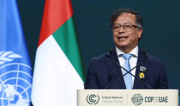 O presidente da Colômbia, Gustavo Petro, em discurso na COP28, em Dubai