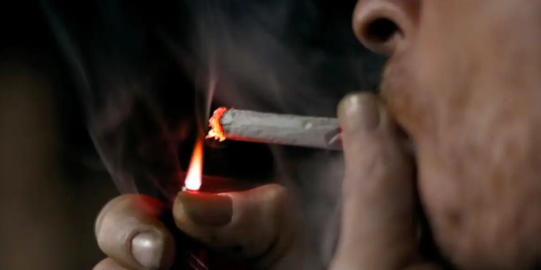 O relatório, divulgado em novembro deste ano, destaca que o cigarro exerce influência na capacidade do organismo de controlar os níveis de açúcar no sangue.