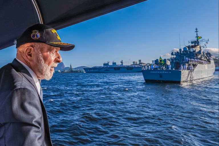 Lula fortalece a Marinha brasileira