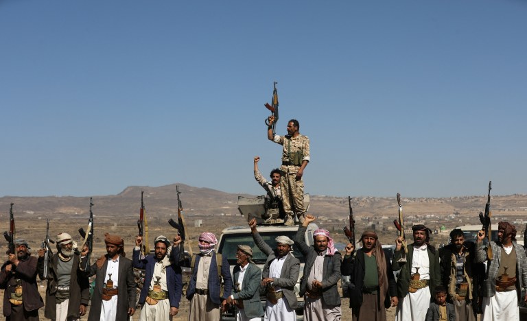Combatentes houthis e apoiadores