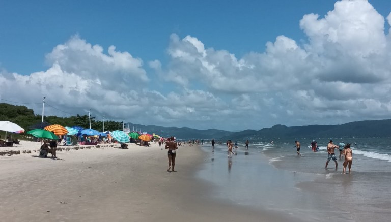 Praia da Daniela, um domingo de sol, verão de 2024