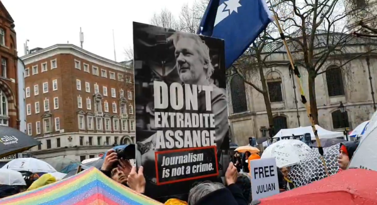 Protesto contra a extradição de Julian Assange em Londres, Reino Unido