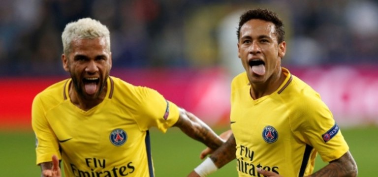 Daniel Alves e Neymar Jr.
