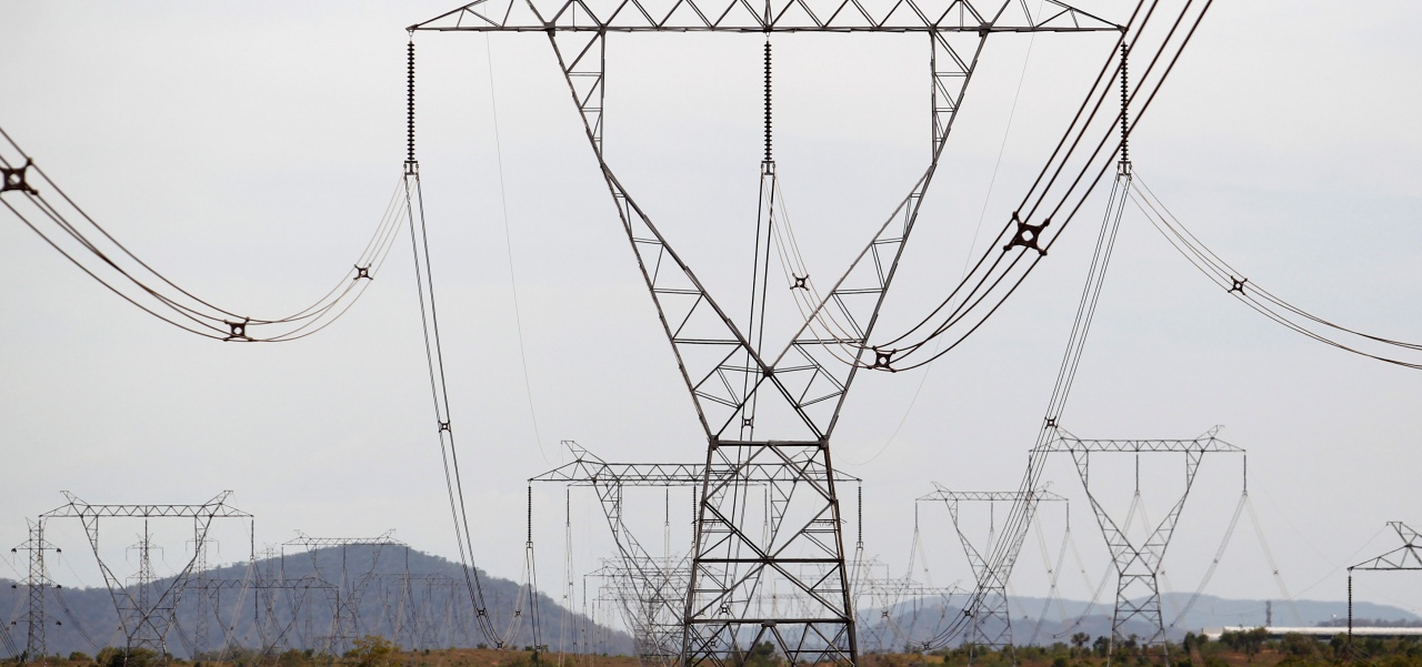 Linhas de transmissão de energia da hidrelétrica de Guri, na Venezuela