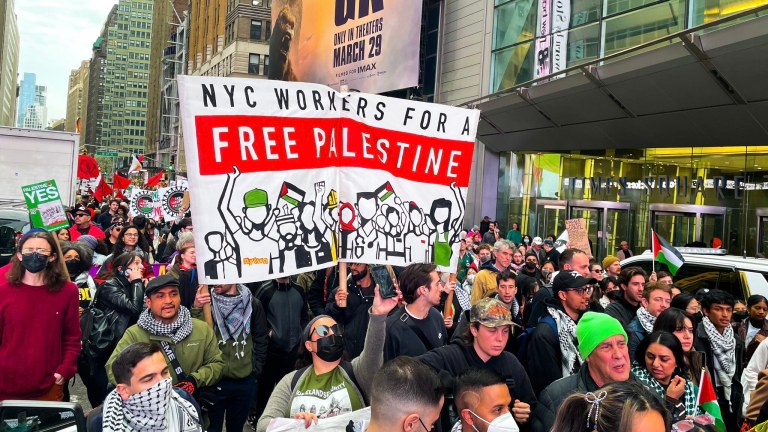 Maniesta;'ao em solidariedade aos palestinos em NOva York